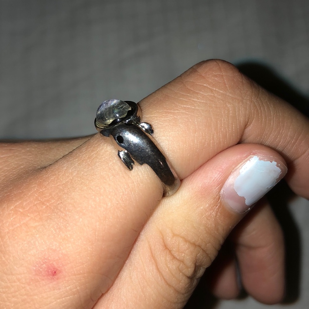 A dolphin mood ring